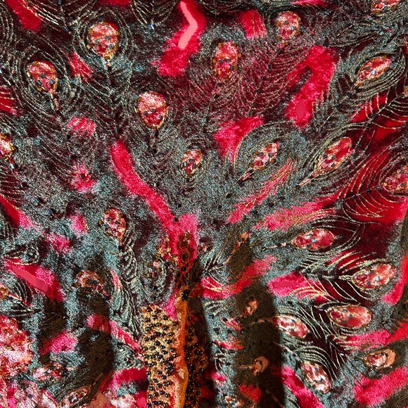 ๐3/$25 Vibrant Red and Black Peacock Pattern Beaded Fringe Shawl - Picture 2 of 9